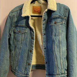 LEVI’S SHERPA JEAN JACKET
